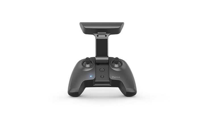parrot_skycontroller3_packshot_01_open_722x450px_0